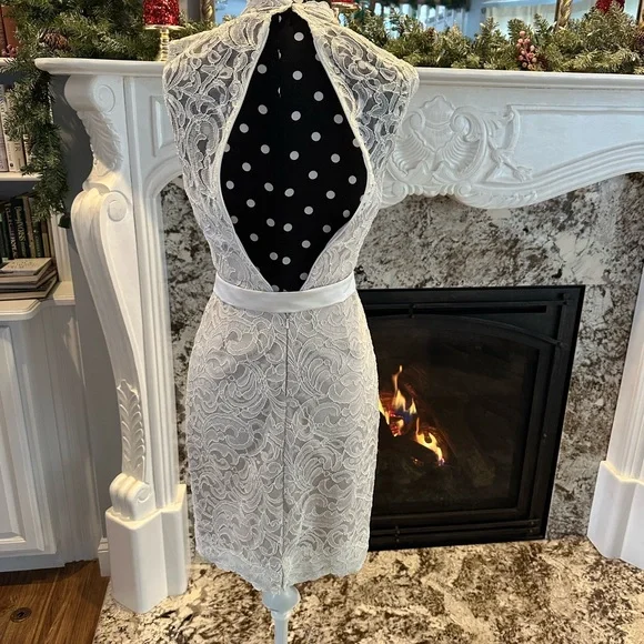 Elegant White Lace Dress with Belt - Picture 3 of 12